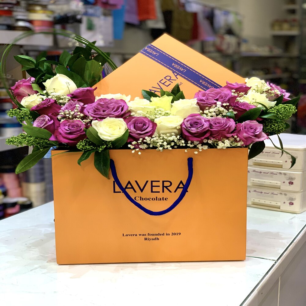  لافيرا مع ورد سقنتشر