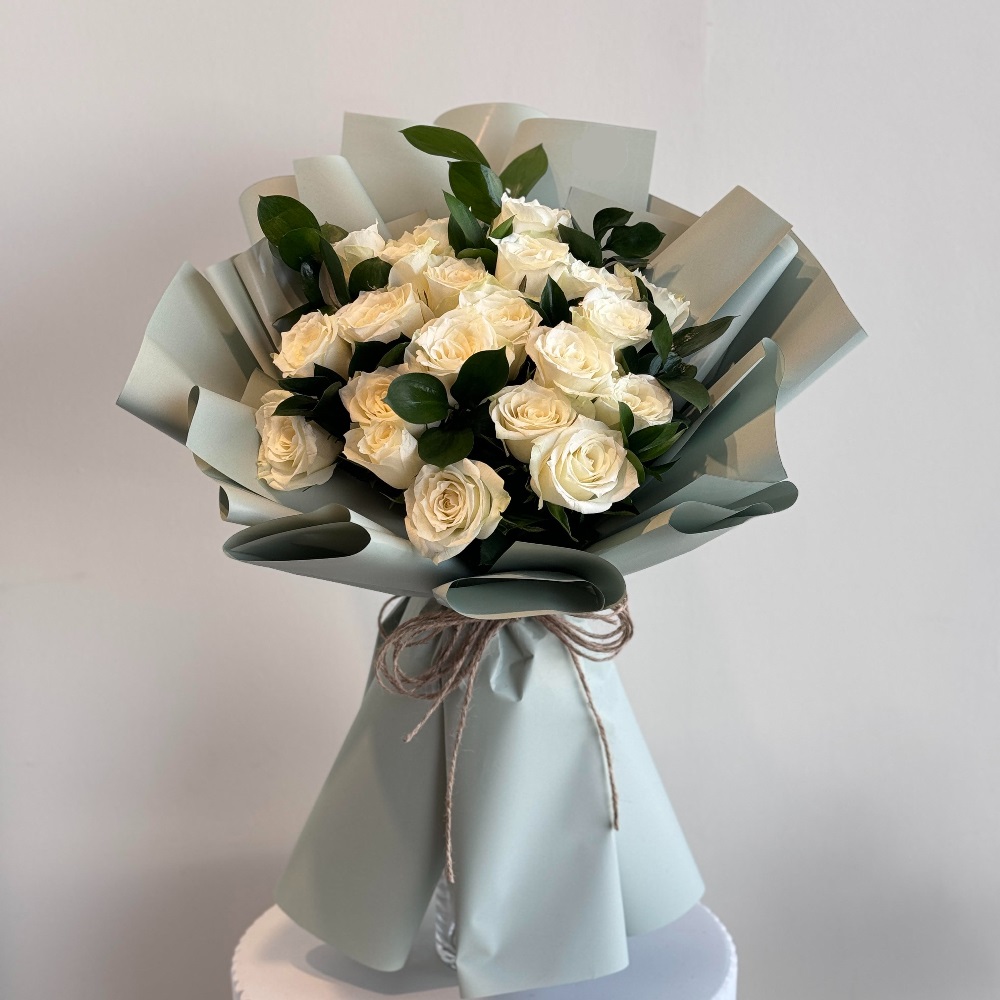 باقة سحاب – 15 وردة بيضاء